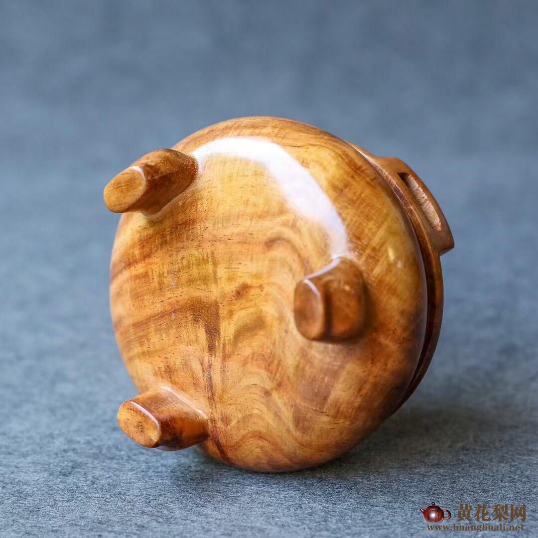 海南黄花梨三足鼎立香炉